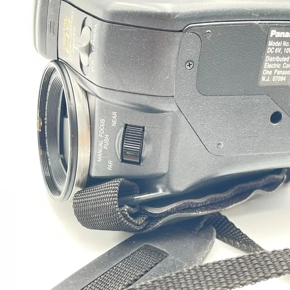 Panasonic Palmcorder PalmSight Camcorder PV-L657 VHS No Battery Untested